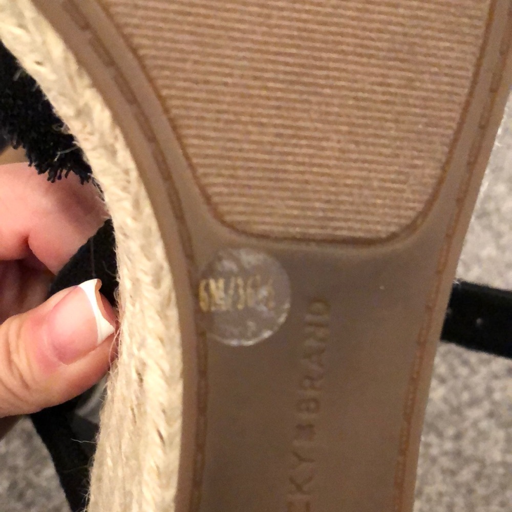 Lucky Brand Black Wedge Sandals - Picture 6 of 6
